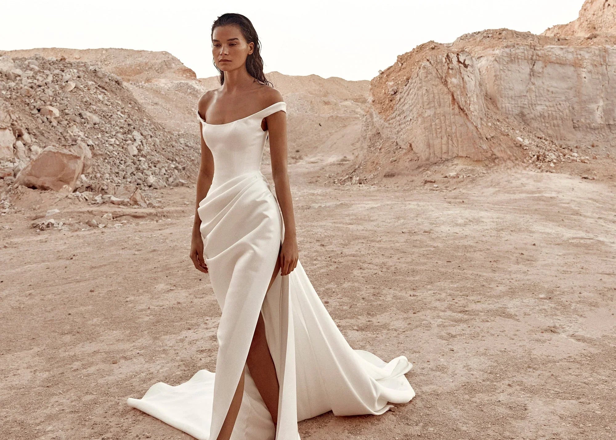 Less Is More: Exquisite Modern Minimalist Wedding Gowns All For Me Today Less Is More: Exquisite Modern Minimalist Wedding Gowns All For Me Today