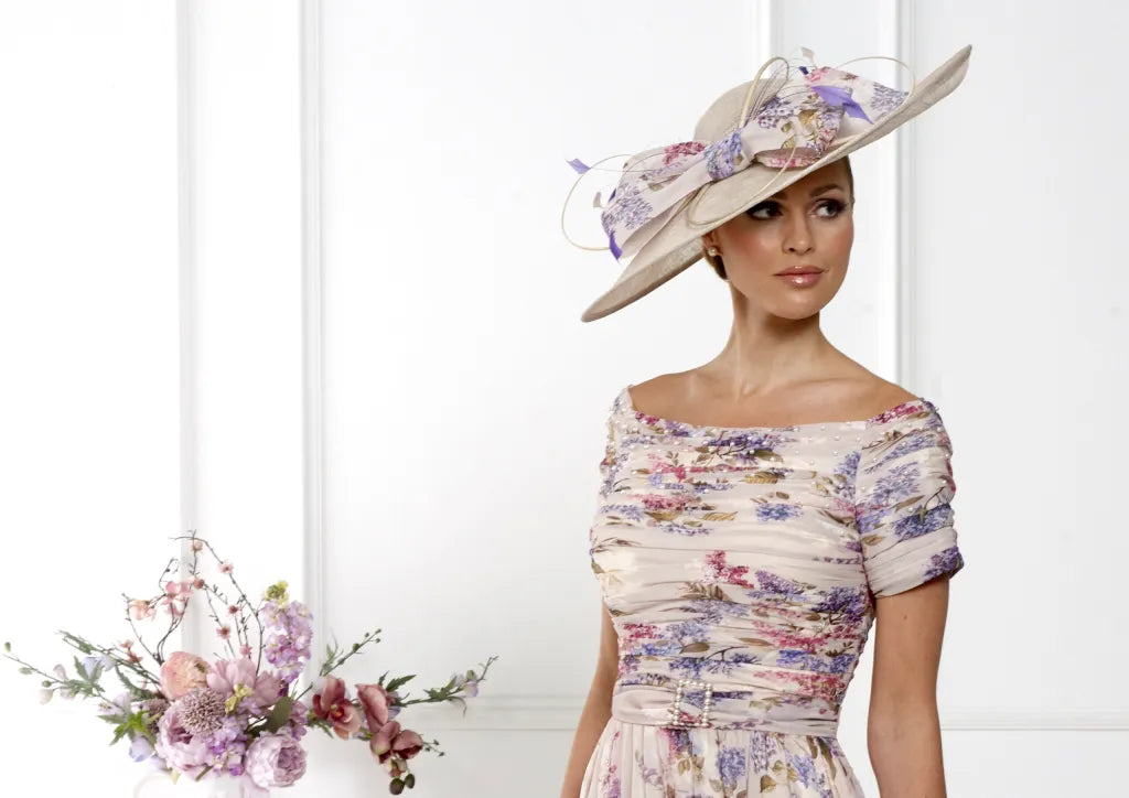 Stunning Mother Of The Bride Outfits: Evening Perfection