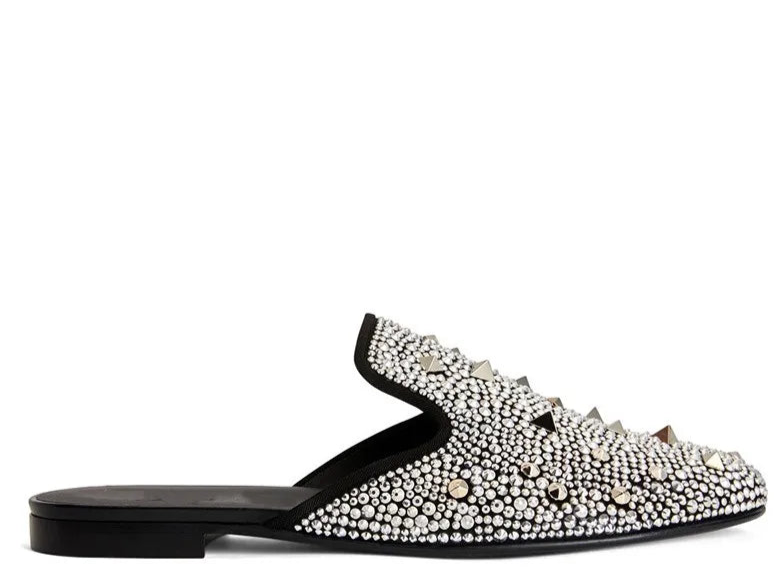 Trendy Rivet-Studded Flat Shoes