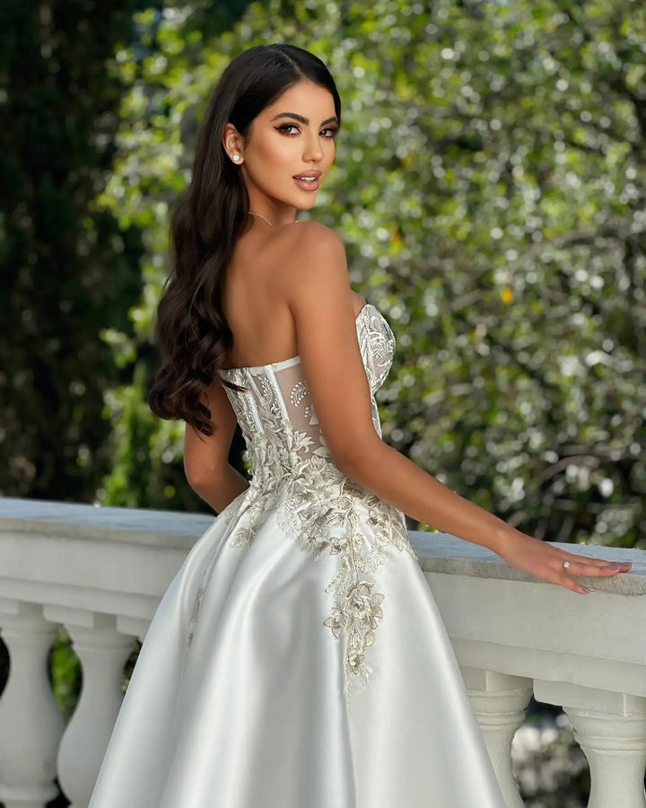 Lovely Strapless Tea-length Wedding Dress
