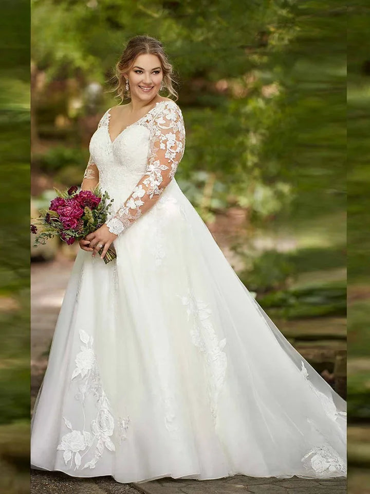 Effective Floral Lace Appliques Plus Size Bridal Gown