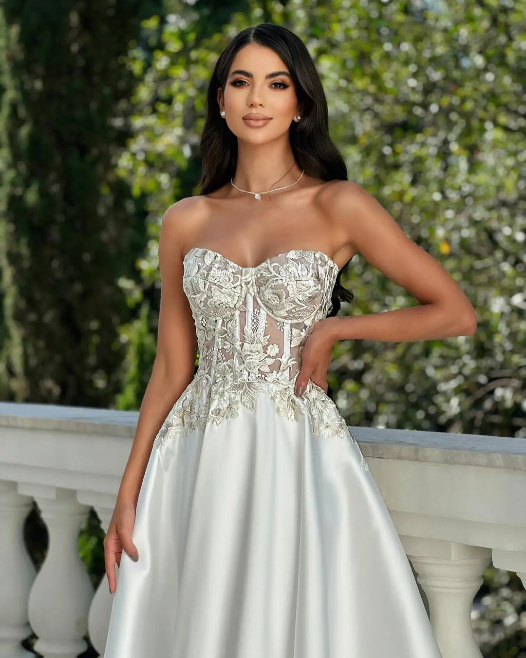 Lovely Strapless Tea-length Wedding Dress