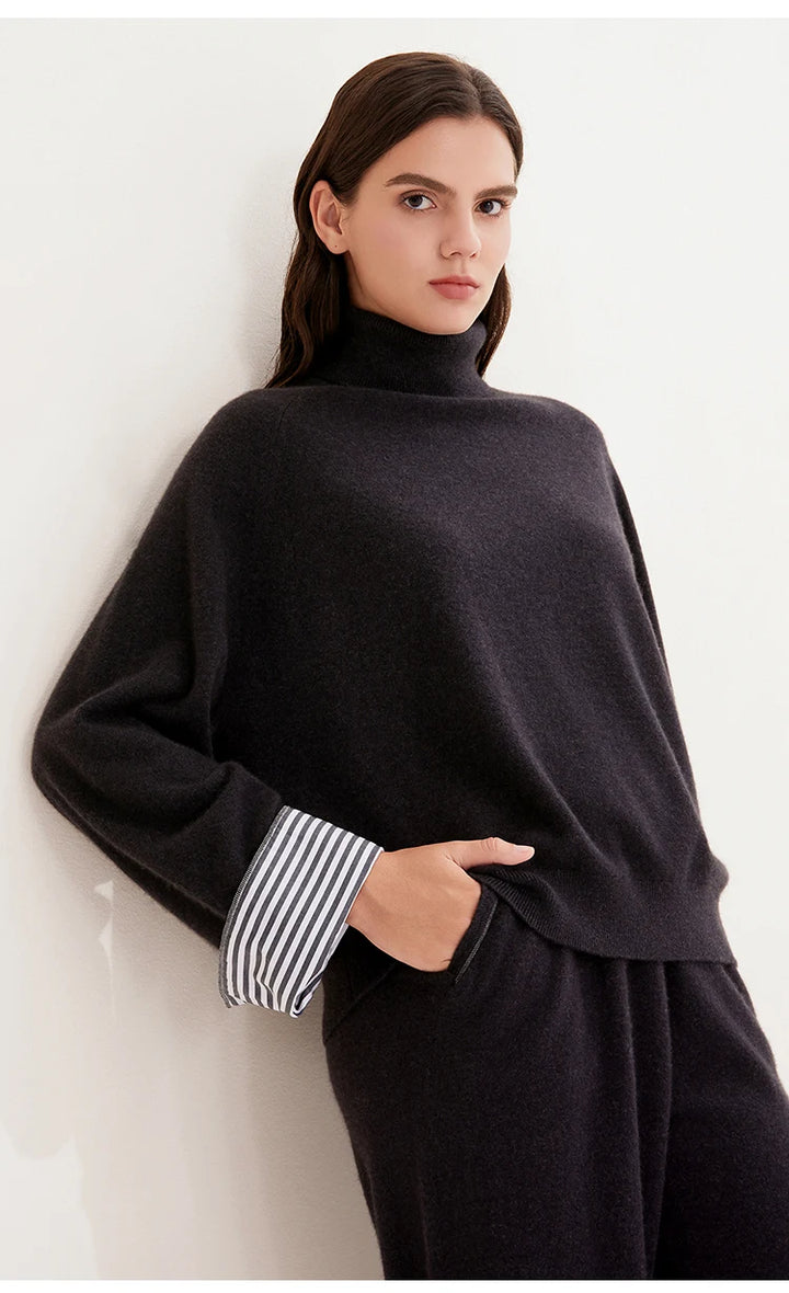 Relaxed Fit Cashmere Turtleneck Sweater