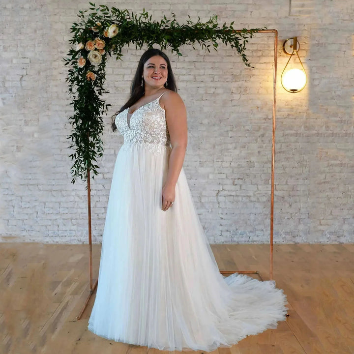 Exquisite Appliques Lace Bridal Dress