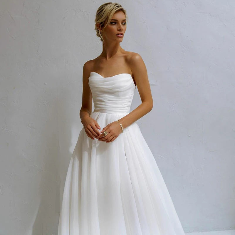 Ultra-Modern Pleat Tulle Bridal Dress