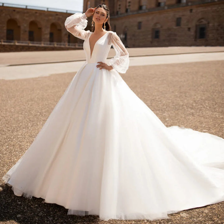 Fashionable Long Sleeve Bridal Gown