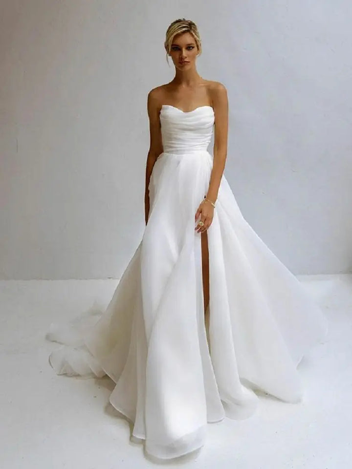 Ultra-Modern Pleat Tulle Bridal Dress