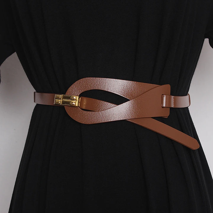 Women’s corset belt in medium brown genuine leather with gold-tone buckle and ring hardware