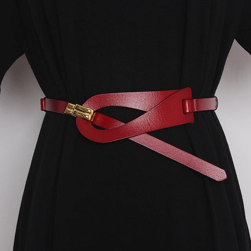 Women’s corset belt in red genuine leather with gold-tone buckle and ring hardware