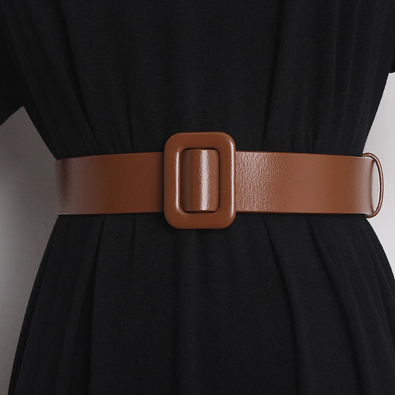 Narrow leather belt with rectangular buckle, tan finish