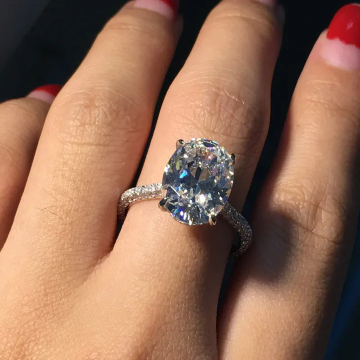 Luxury Oval Moissanite Ring