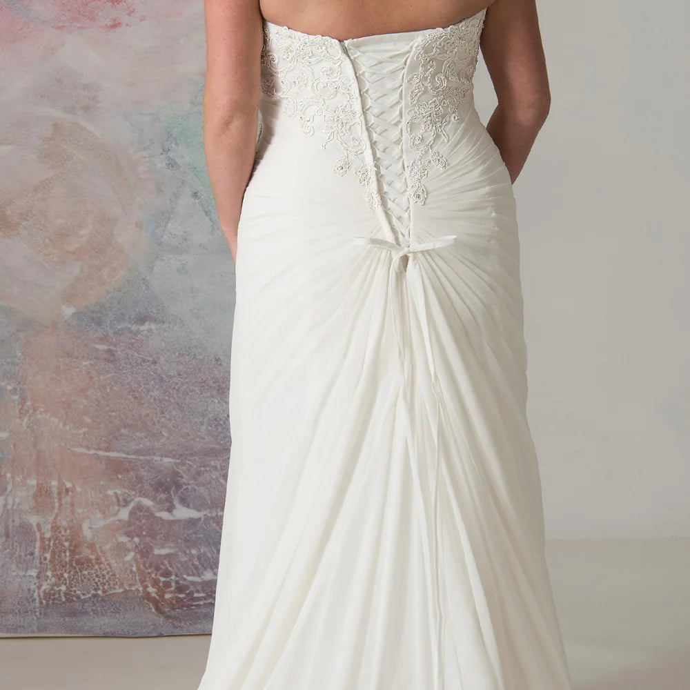 Timeless Appliqued Sheath Plus Size Bride Dress