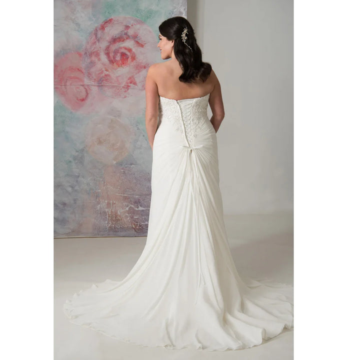 Timeless Appliqued Sheath Plus Size Bride Dress
