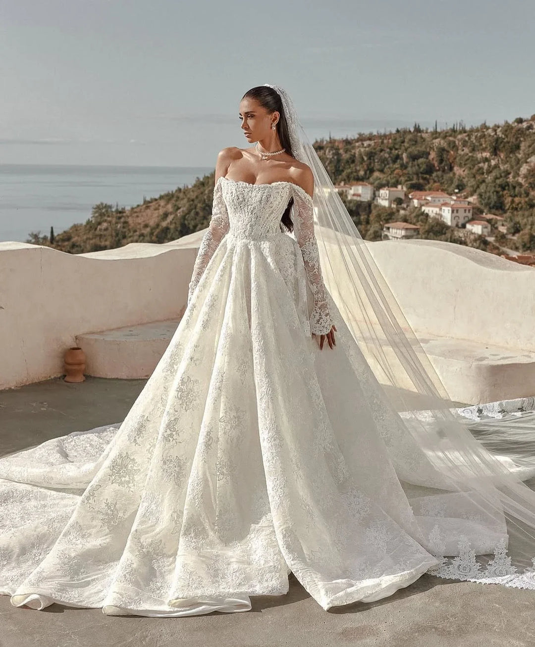 majestic lace dress Majestic Lace Appliques Women's Bridal Dress
