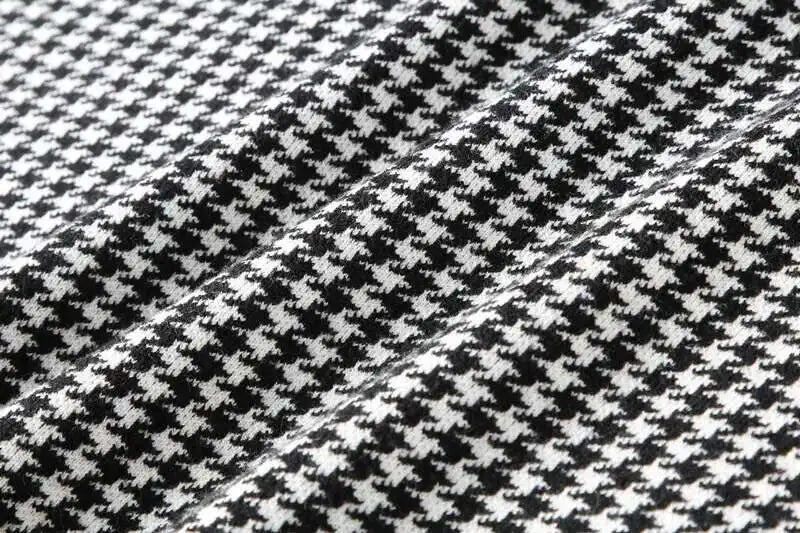 Men’s black-and-white houndstooth knit T-shirt, textured pattern