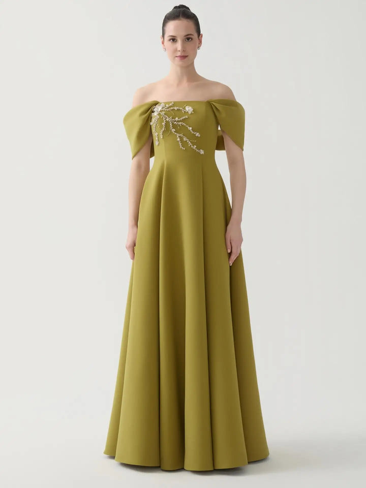 Exquisite Boat Neck Evening Party Gown
