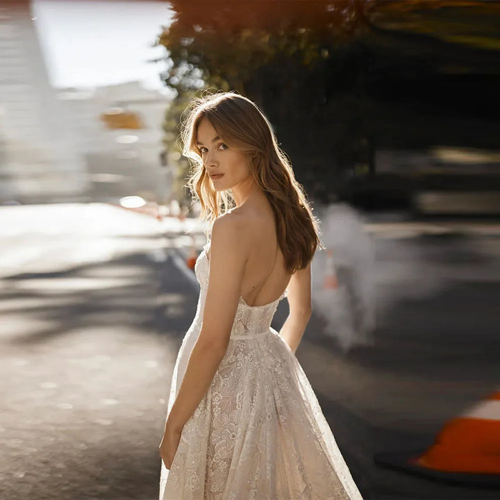 Elegant Sweetheart Neck Wedding Dress