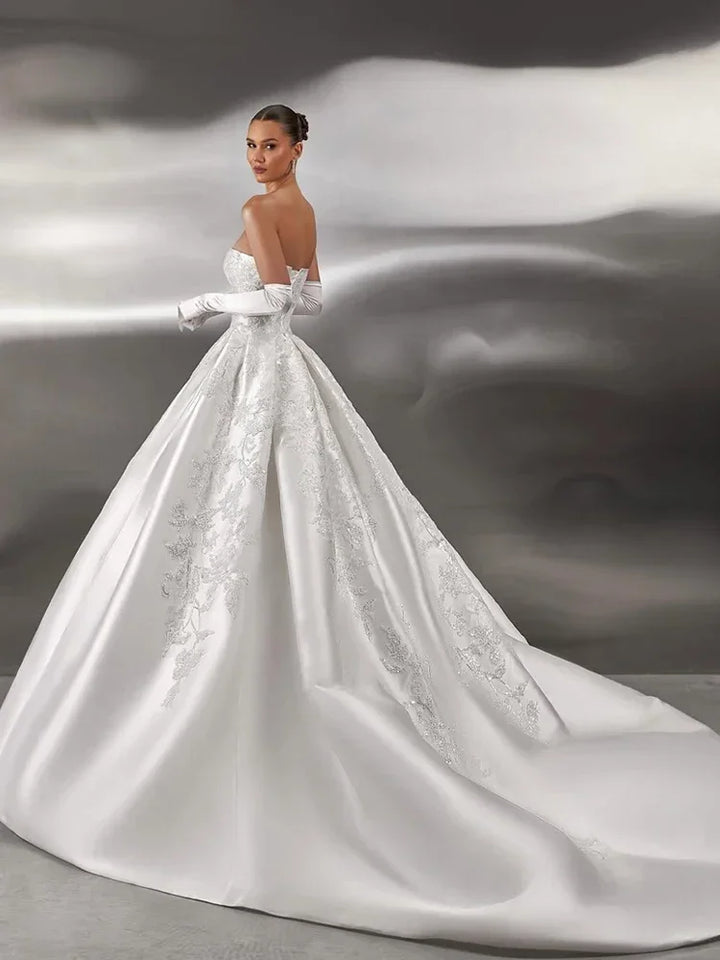 Sweet Appliques A-Line Wedding Dress