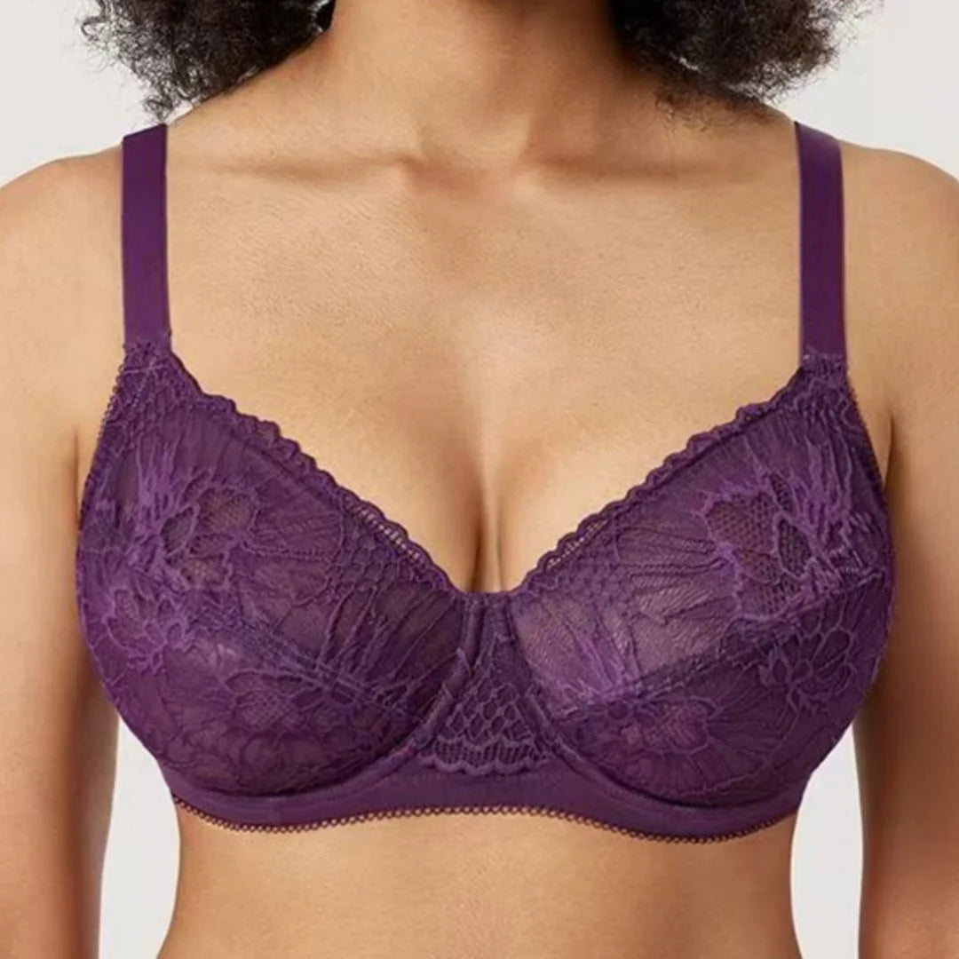 Purple plus size underwire lace bra with scalloped V-neck trim