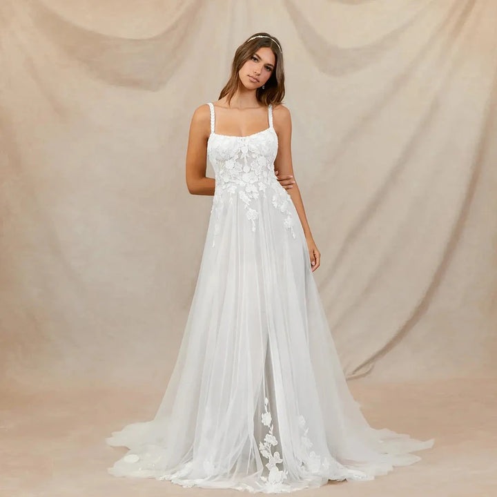 Graceful Scoop Neck Bridal Dress