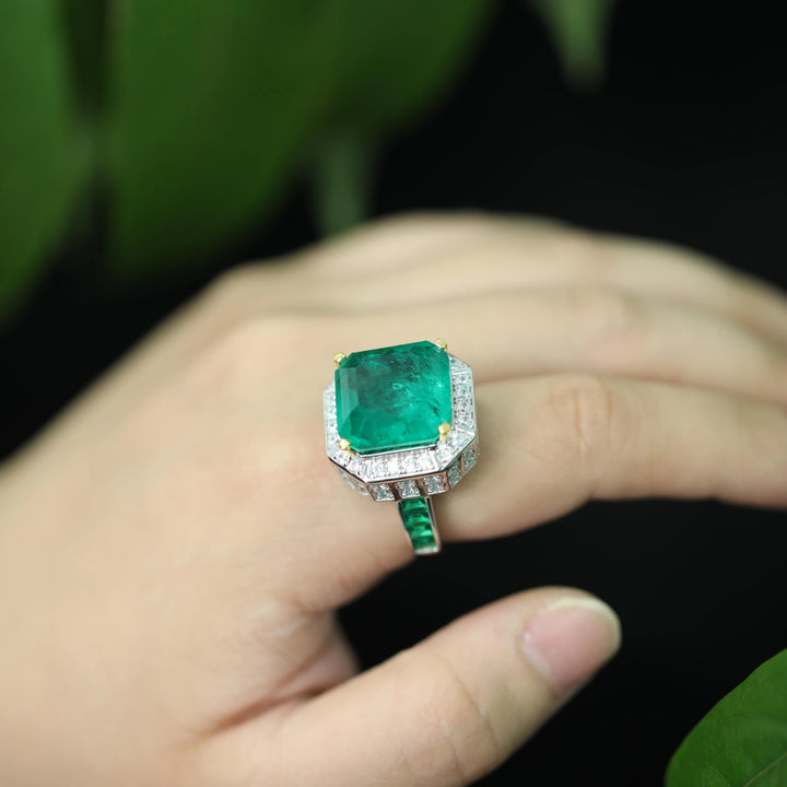 Exquisite Emerald Cocktail Ring