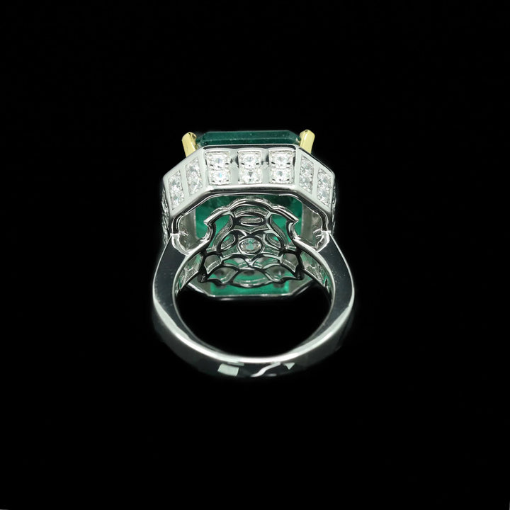 Exquisite Emerald Cocktail Ring