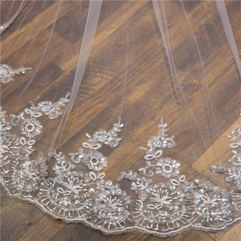 Graceful Lace Appliques Bridal Veil