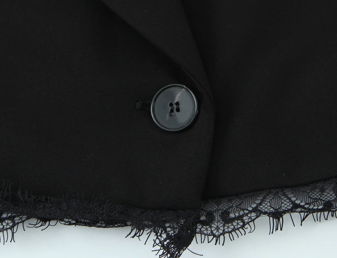 Gorgeous Double-breasted Black Crop Blazer