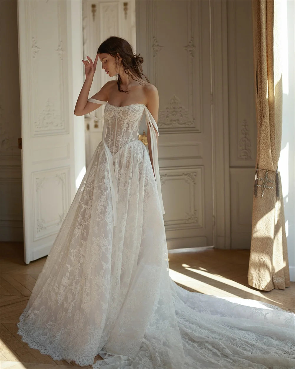 Refined Zip Back Appliques Wedding Dress