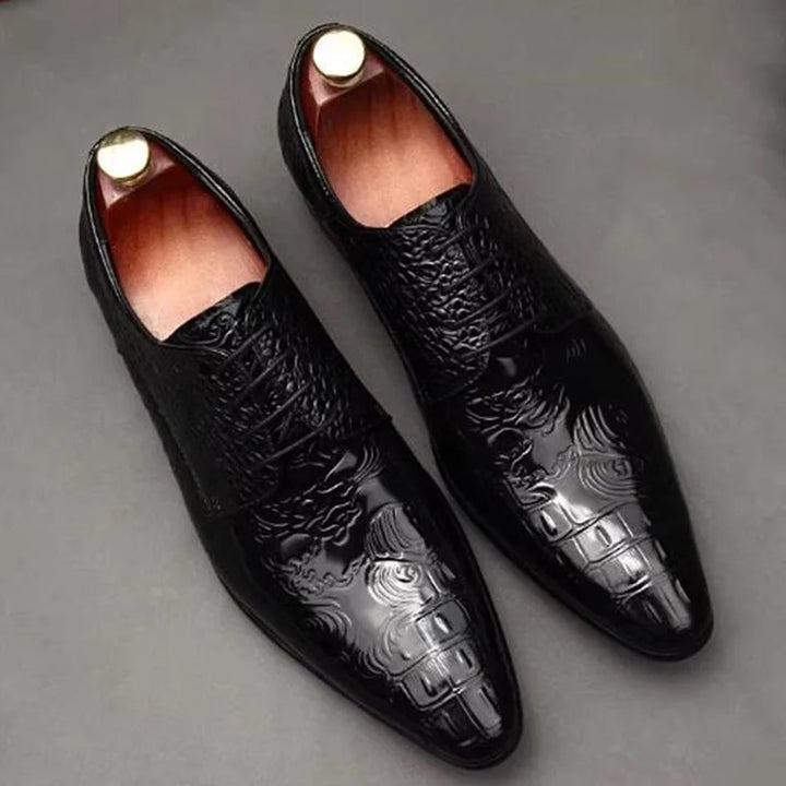 Exquisite Embossing Formal Shoes