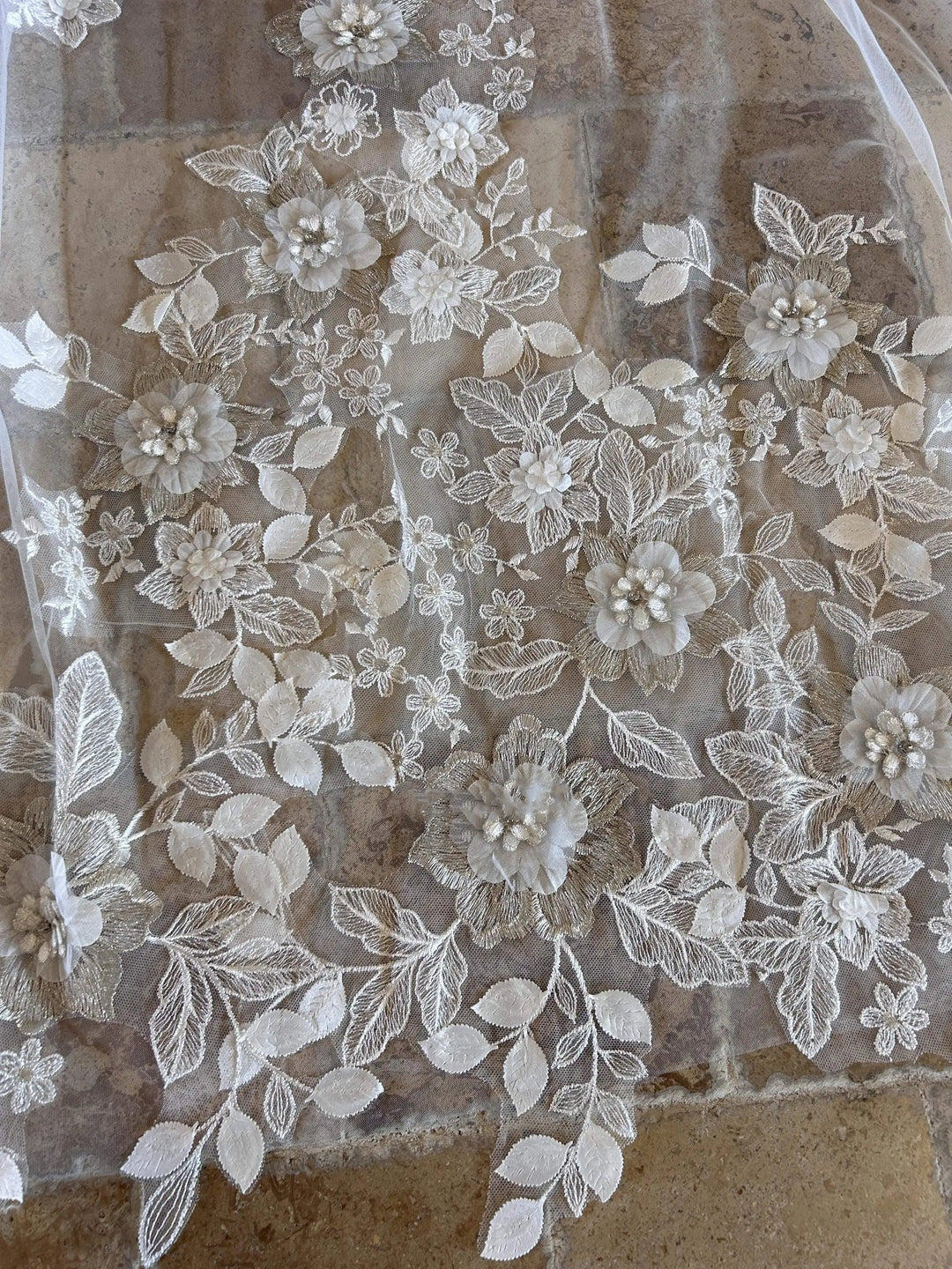 Lovely 3D Appliqued Lace Bridal Veil