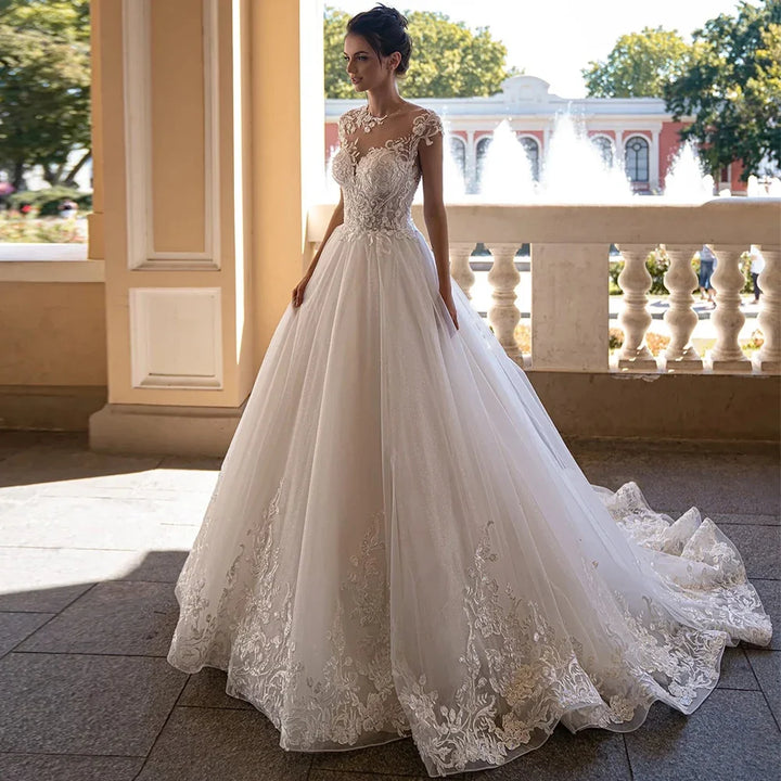 Fashionable Jewel Neck Wedding Dress