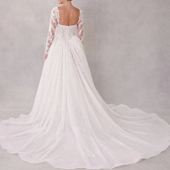 Luxurious Square Collar Bridal Gown
