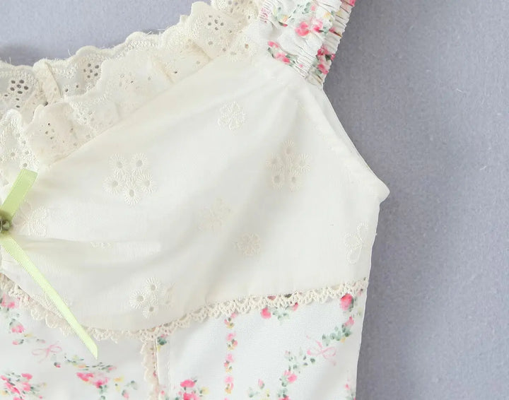 Sweet Floral Embroidery Tank Top