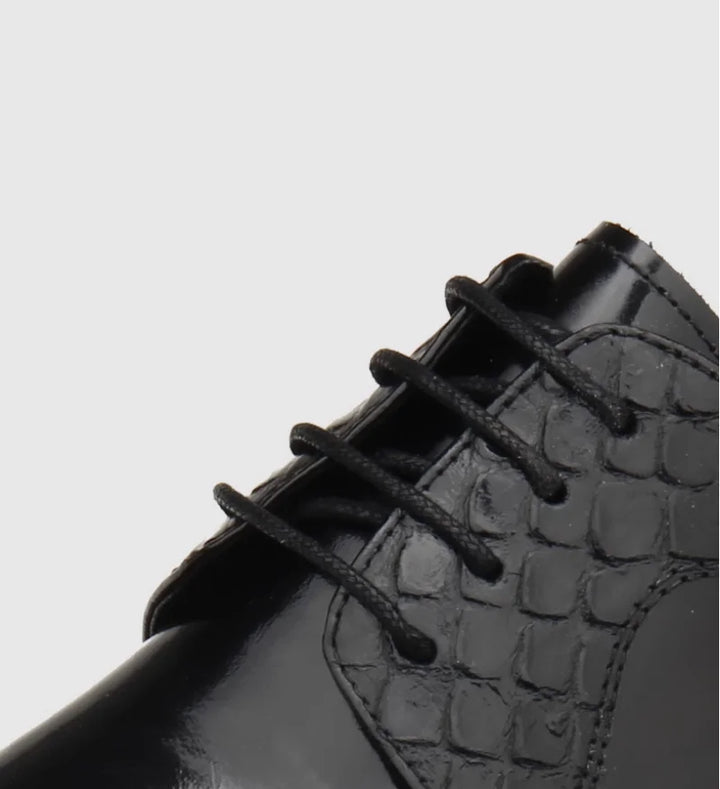 Handsome Embossed Fish Scale Patterned Shoes