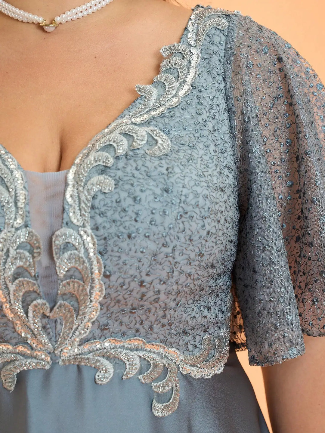 Luxurious Flared Sleeves Curvy Women's Party Gown