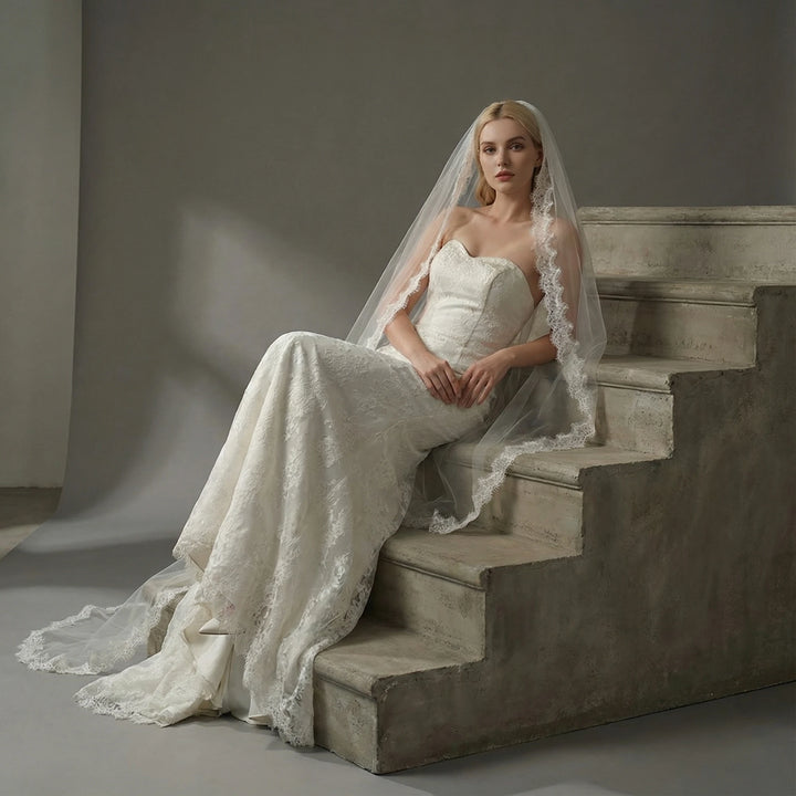 Romantic Scalloped Lace Bridal Veil