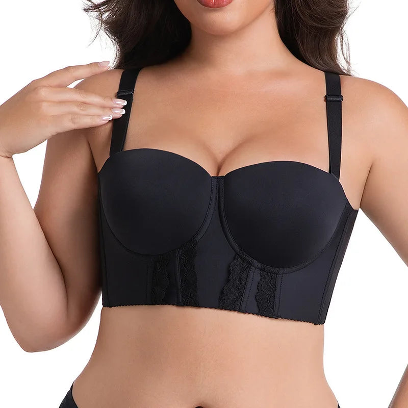 Seamless plus size underwire bra, black front with lace detailing and adjustable straps
