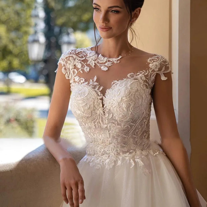 Fashionable Jewel Neck Wedding Dress