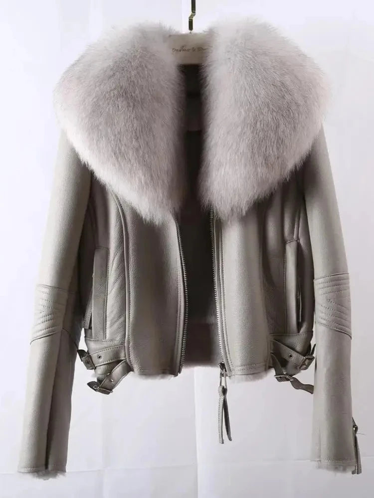 Women’s sheepskin fur jacket, back view in light gray; white fur collar
