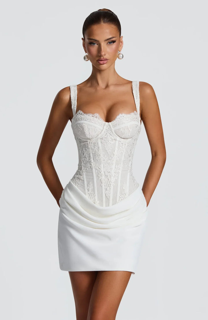 Lovely Sweetheart-Neckline Evening Gown