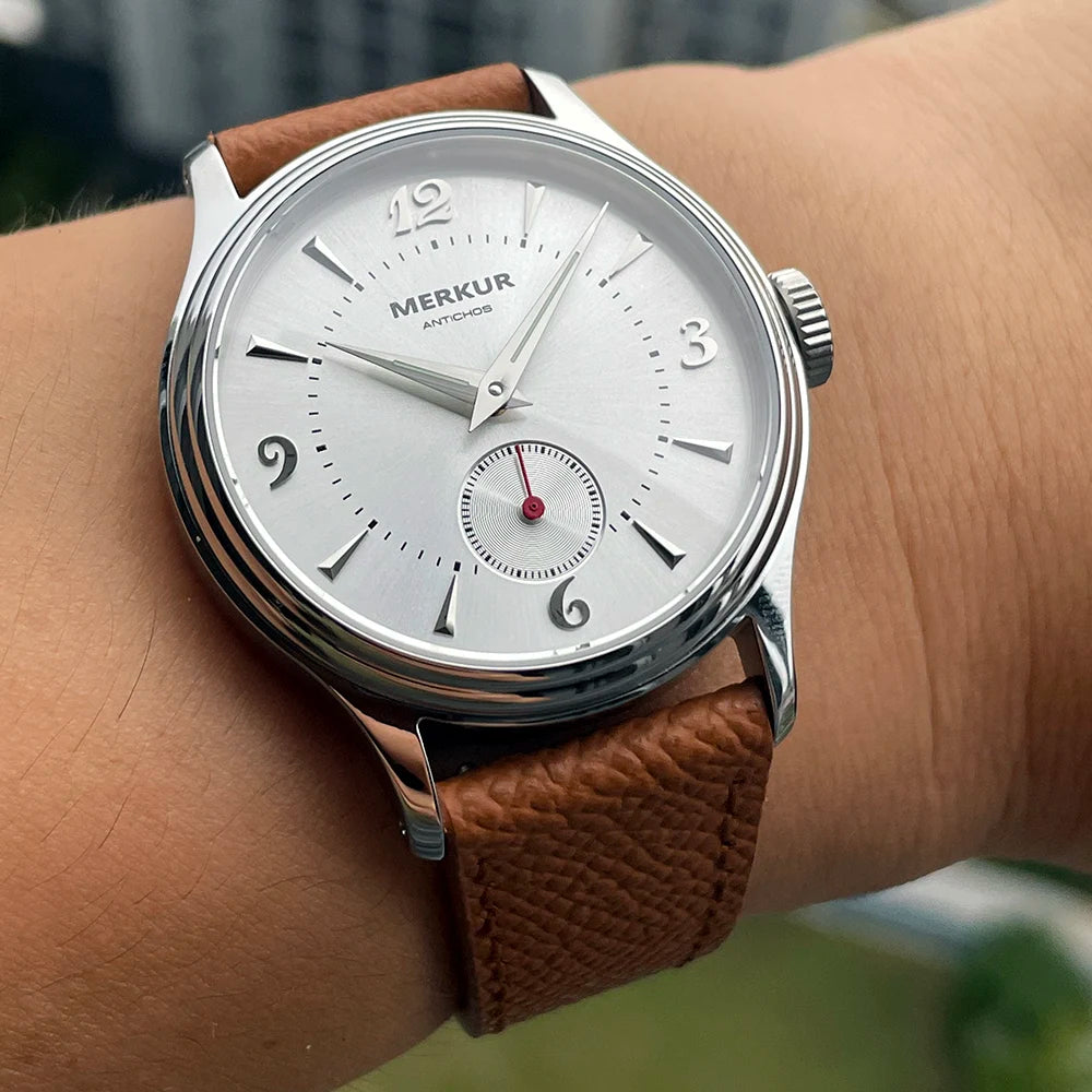 Refined Salmon Dial Skin Diver Watch