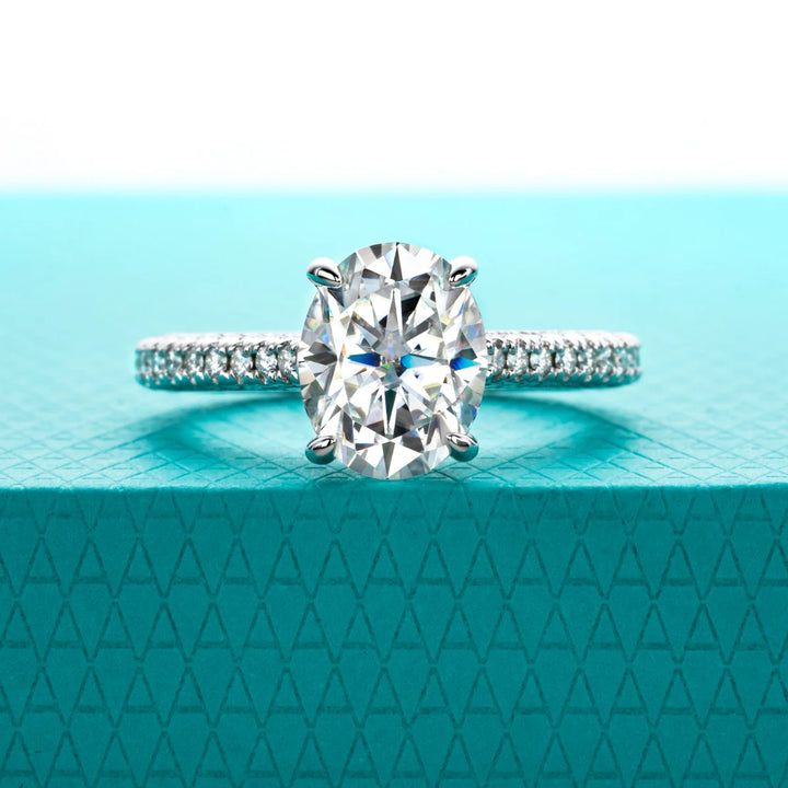 Luxury Oval Cut Moissanite Ring