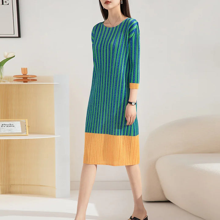 Contrast Color Mid-Length Pleated Dress