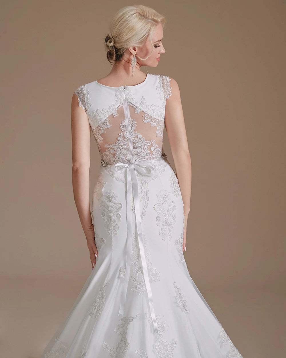 Gorgeous Appliqued Lace Wedding Dress
