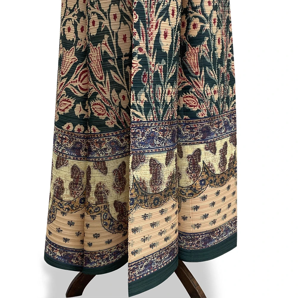 Meticulous Turndown Collar Traditional Abaya