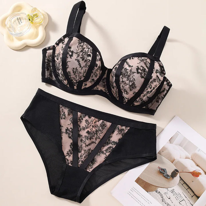Sleek Lace Full Cup Underwire Bra Set