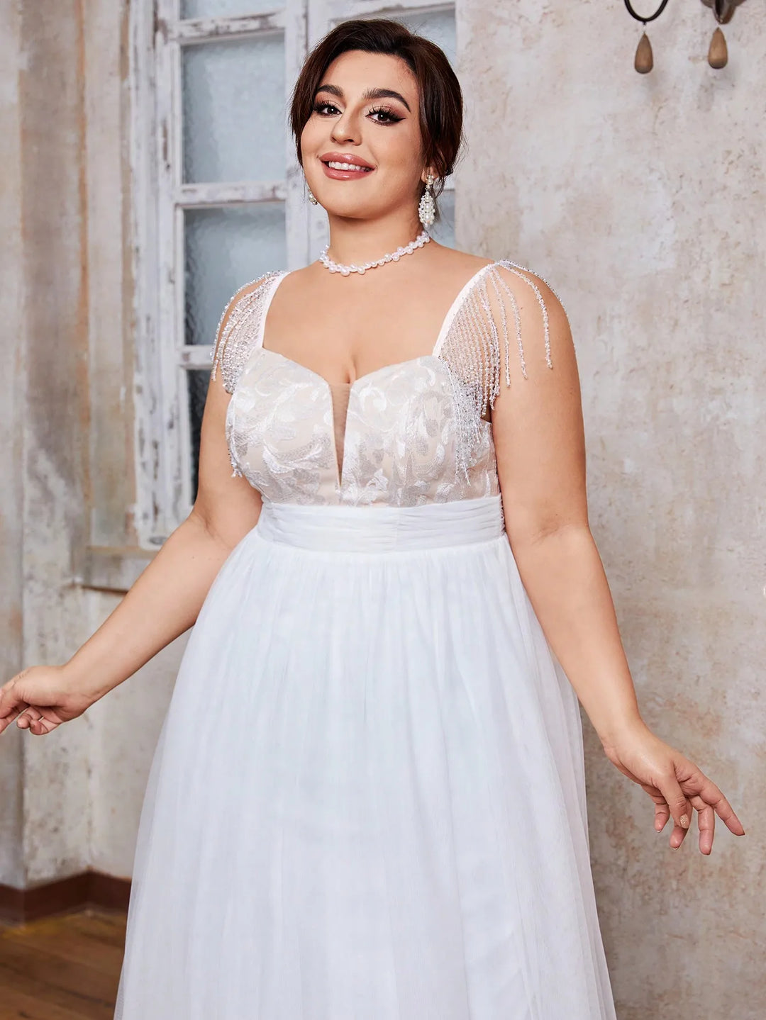 Embroidered Crew-neck Plus Size Wedding Dress
