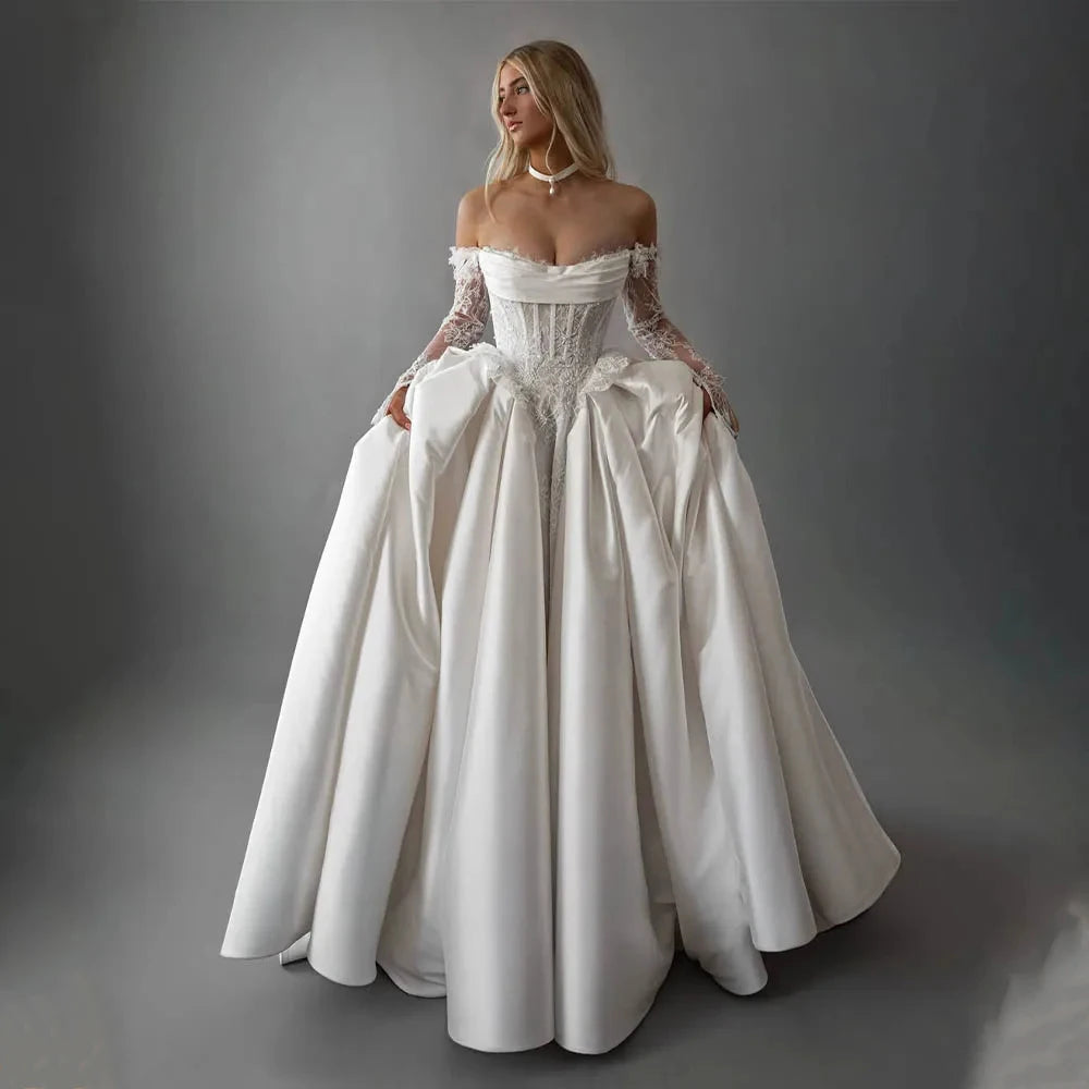 Delightful Lace-Up Back Wedding Dress