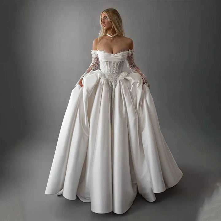Delightful Lace-Up Back Wedding Dress